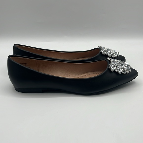 Journee Collection Womens Pointed Toe Jewel Faux Leather Flats - Picture 3 of 6